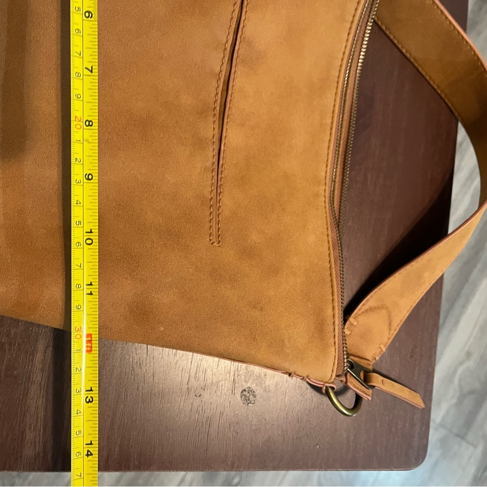 Universal Thread Purse - Picture 6 of 12